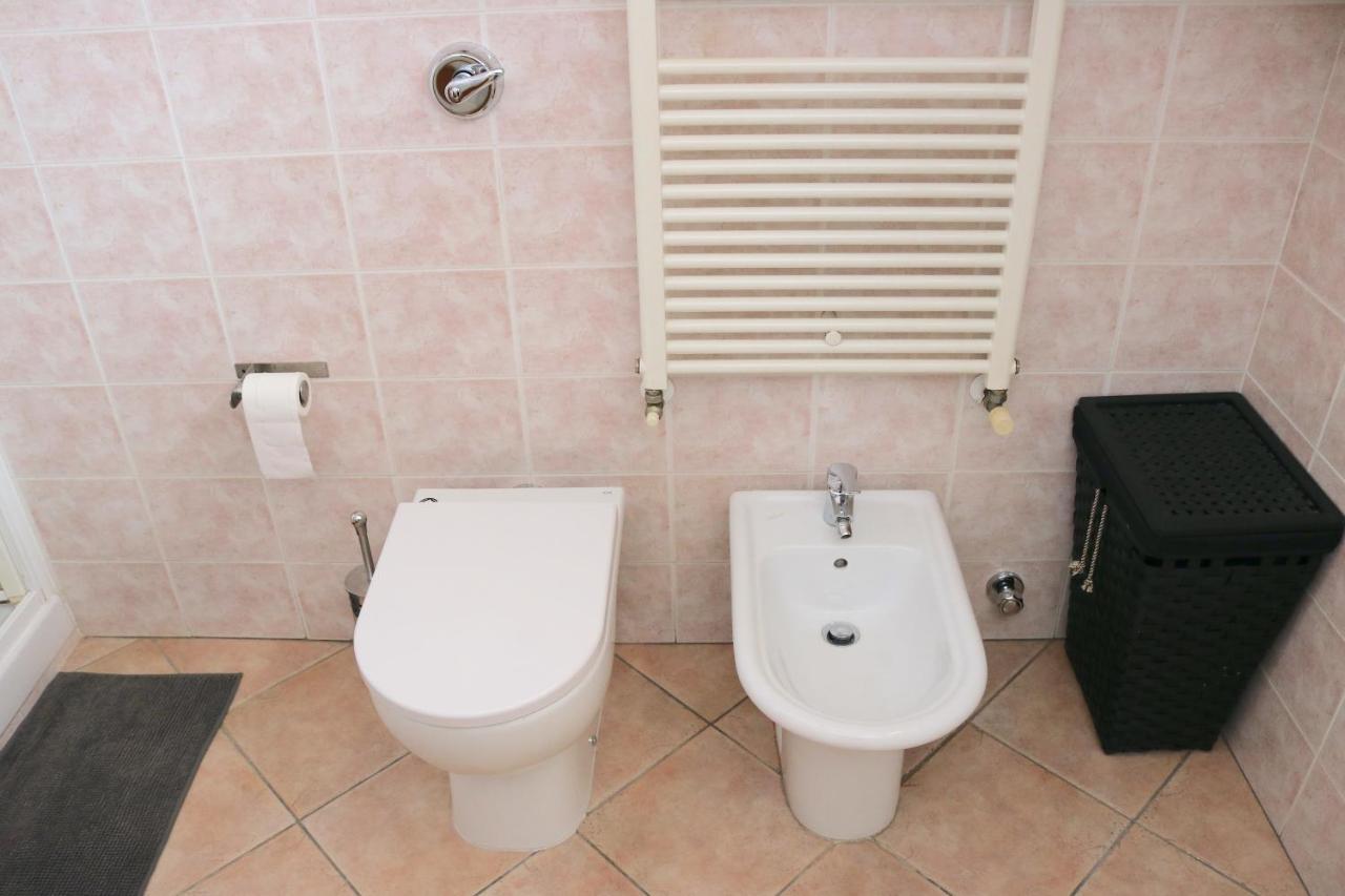Lovely Apartment Near Canal - Via Foscolo كورسيكو المظهر الخارجي الصورة